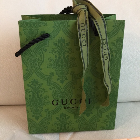 NWOT Bundle of Gucci Beaute Mirror; Pouch; Gucci Ribbon & Gucci Shopping Bag - Picture 3 of 4